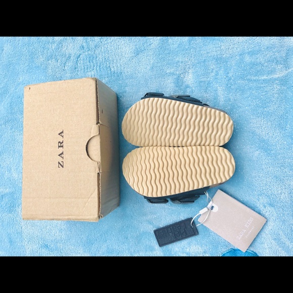 ZARA KIDS FOOTWEAR BLUE LEATHER SANDALS - Picture 2 of 3